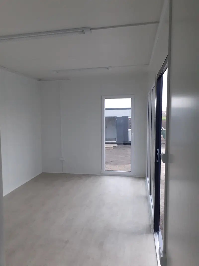 Oficina contenedor de 18 m²